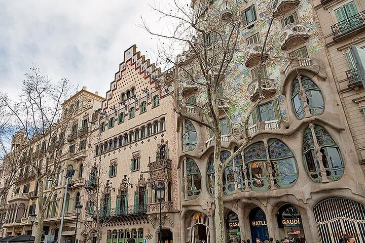 Gaudi & Sagrada Familia Donation-Based Tour in English