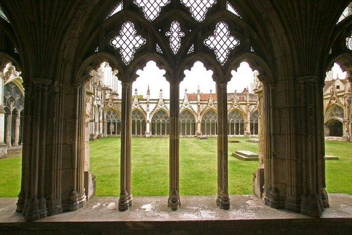 Leeds Castle Canterbury and Dover Private Tour from London