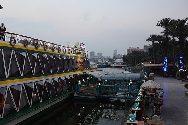 Cairo/Giza: Nile Sunset, Dinner Cruise, Show & Private Transfer