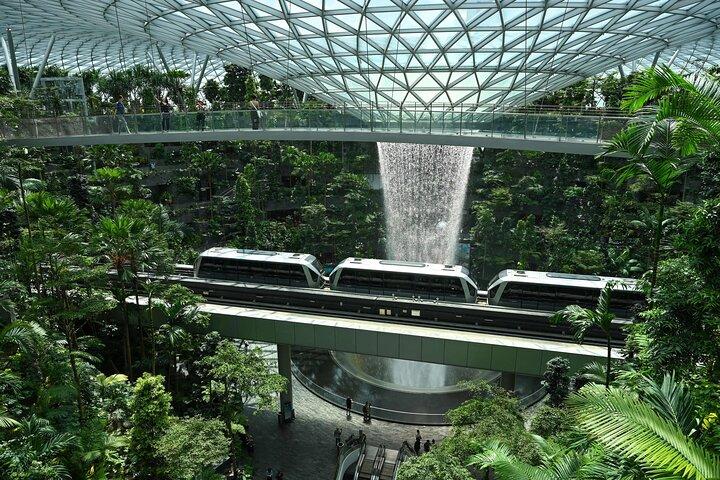 Private Departure Transfer From Singapore Hotel to Airport or Port