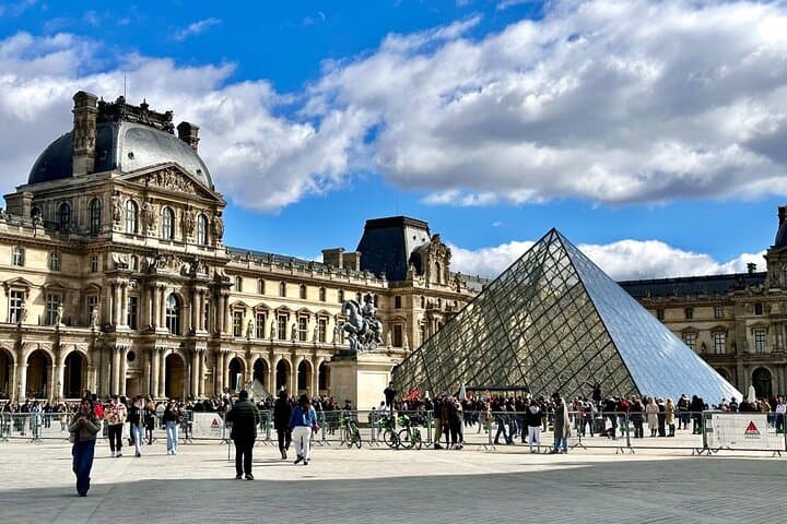 Historic Paris Walking Tour