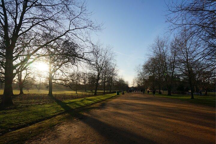 Oxford Scavenger Hunt & Highlights Self-Guided Walking Tour