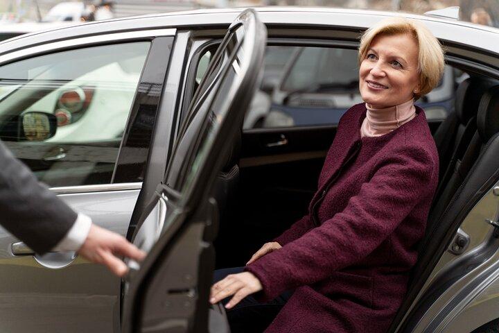 Private transfer from Cairo Airport to the hotel in Cairo or Giza