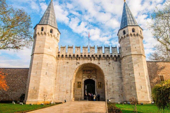 Full Day Tour of the Old City with Lunch and Topkapı Palace