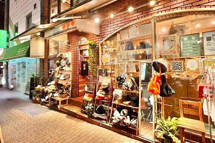 Tokyo Private Vintage Shopping Tour in a Town of youth culture