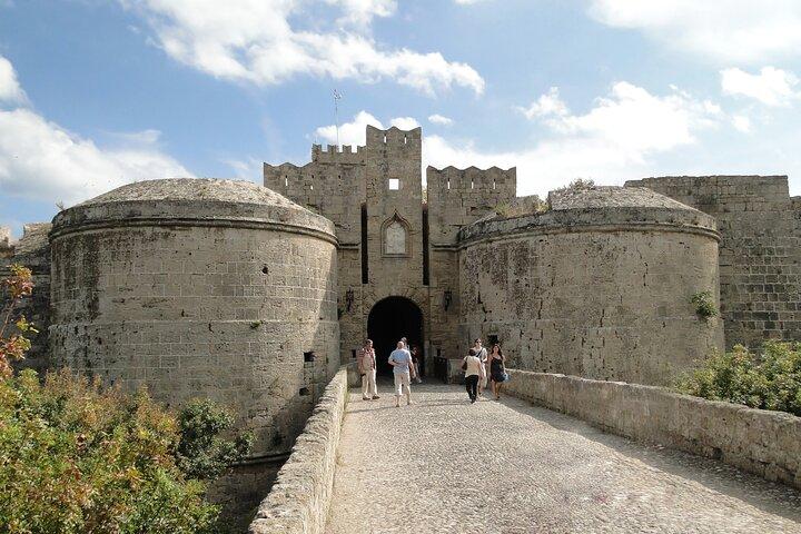 Private Half Day Guided Tour to Rhodes New and Old Town