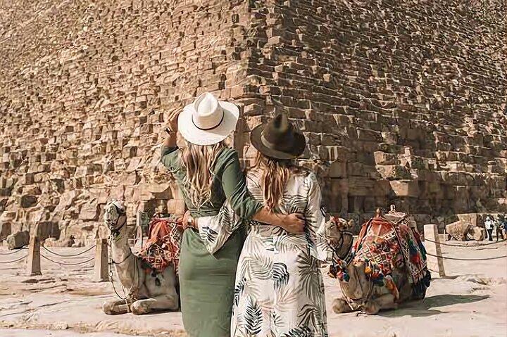 7 Hours Pyramids of Giza, Sphinx and Saqqara Tour