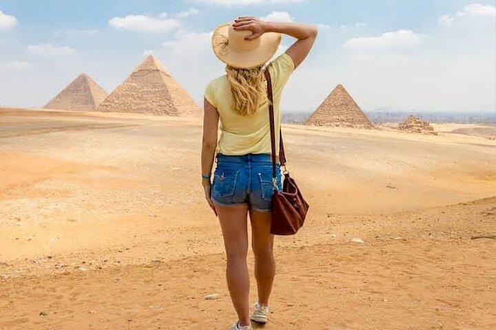 7 Hours Pyramids of Giza, Sphinx and Saqqara Tour