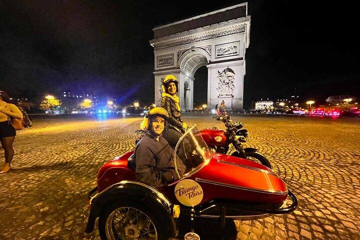 Private Sidecar Tour of Paris at Night with drinks