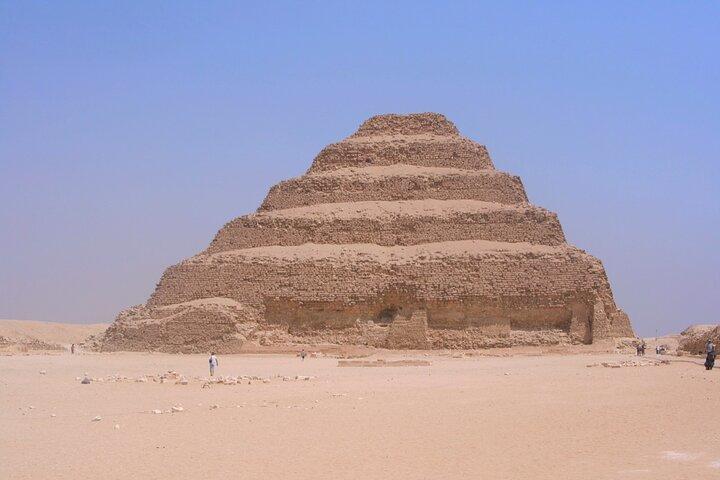 Day Tour To Memphis Sakkara & Dahshur Pyramids