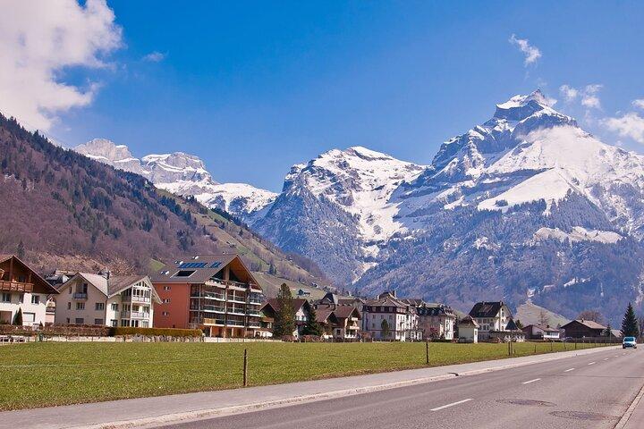 Zurich: Private Day Trip to Engelberg, Mount Titlis & Interlaken