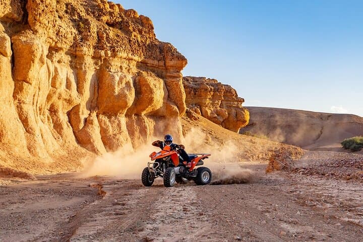 Marrakech: Dinner Show in Agafay Desert with Quad Bike and Camels