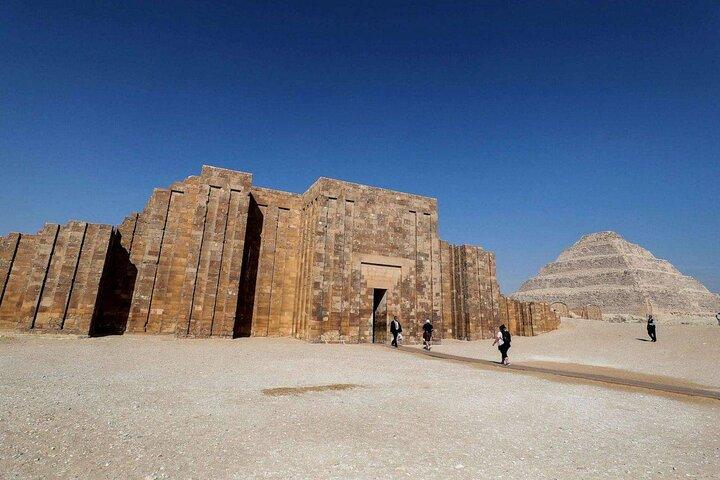 Day Tour To Memphis Sakkara & Dahshur Pyramids