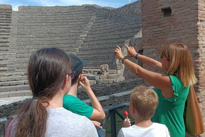 Skip-the-lines Private Tour of Pompeii Including the Theatre the Forum and all Highlights