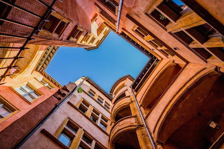 Unique Tours Lyon: Private Walking Tour of the Traboules