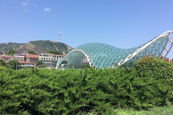 Old Tbilisi Private Walking Tour with Wine Tasting and Cable Car