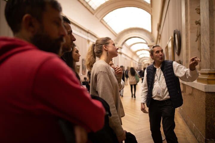 Semi-Private Louvre Highlights Tour with Mona Lisa, Max 6 People