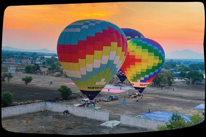 CDMX balloon flight, breakfast, pickup and visit to Teotihuacán
