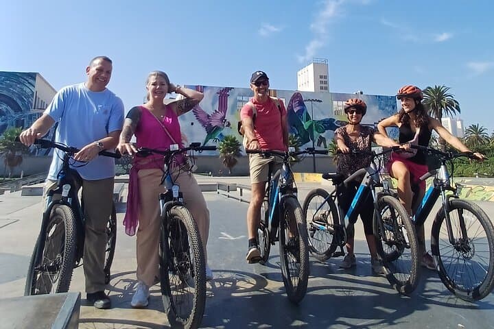 21 Km Guided Bike Tour in Casablanca: Exploring the Vibrant City