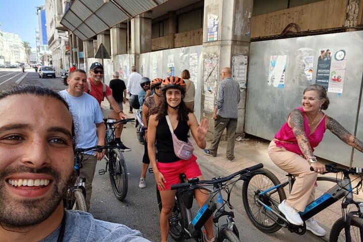 21 Km Guided Bike Tour in Casablanca: Exploring the Vibrant City