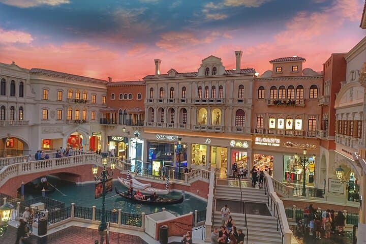 Must-See Spots: The Original Las Vegas Strip Walking Tour