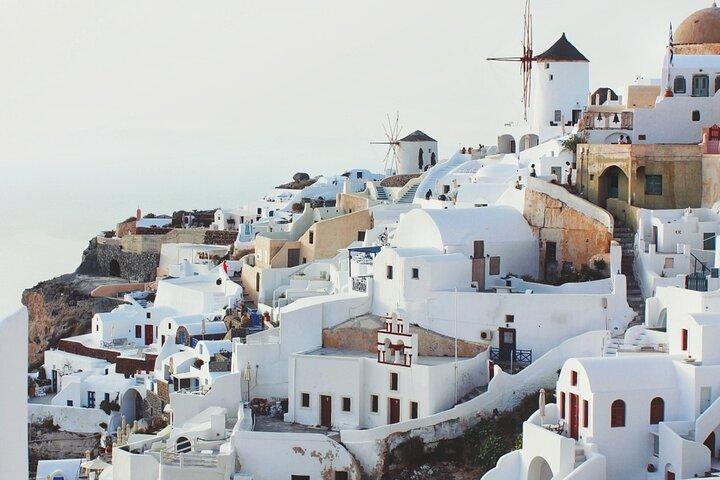 Santorini Classic Highlights and Sightseeing Private Tour