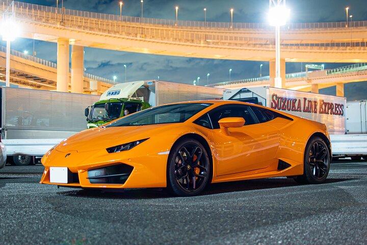 Daikoku PA JDM Car Scene Private Tour in a Lamborghini
