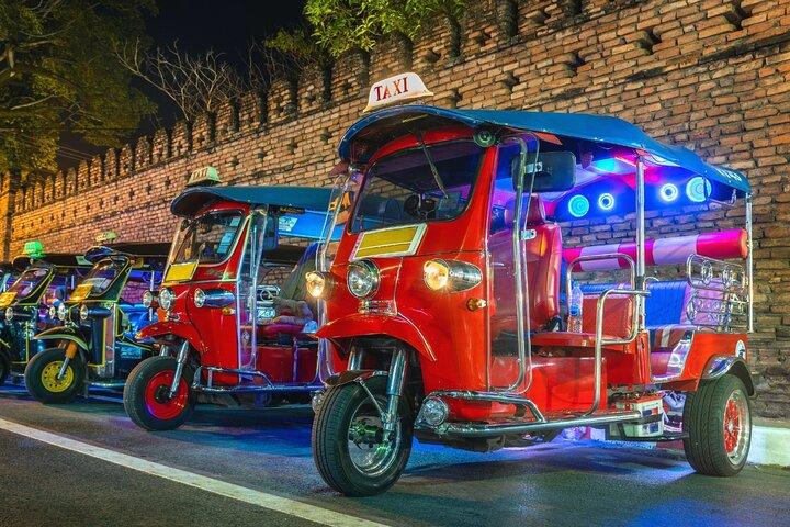 Chiang Mai by Night Tuk-Tuk Tour - Temples, Markets & Street Food