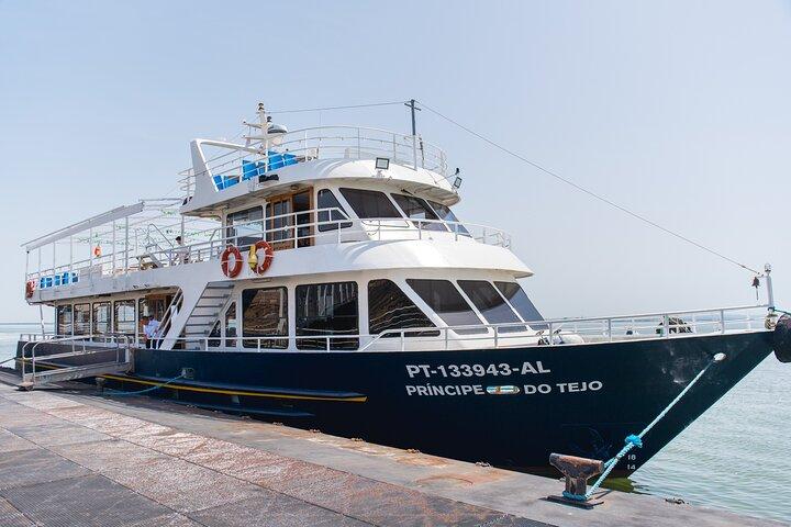Lisbon Dinner Cruise with Live Jazz on the Tagus River