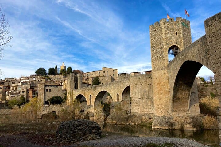 Medieval Towns and Nature Parks Exclusive Trip with Pickup