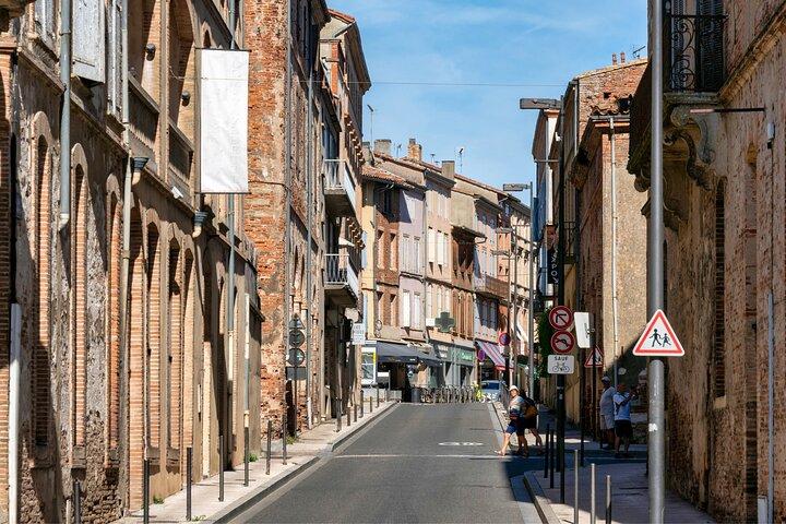 Toulouse Scavenger Hunt & Highlights Self-Guided Walking Tour
