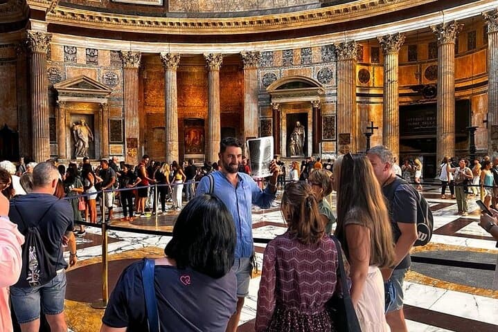 Pantheon: Semi-private Guided Tour with Entry Ticket