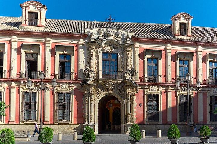 Sevilla: Guided tour to the Alcazar + Cathedral and Giralda