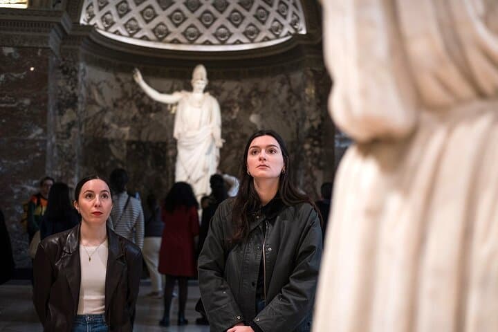 Paris Louvre Small Group Tour with Pre-Reserved Tickets