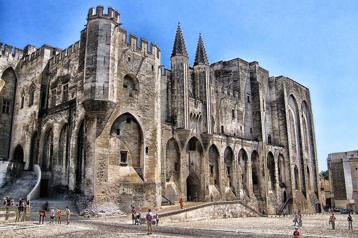 Private Transfer from Marseille Airport to Avignon