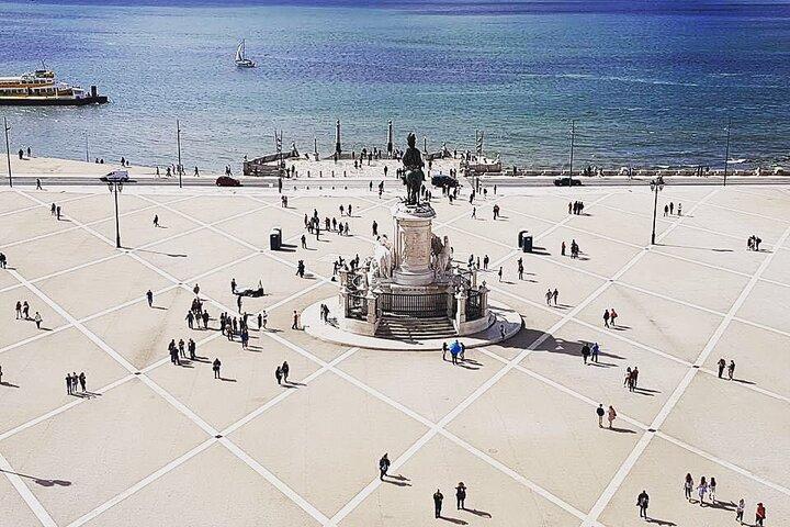 Private Guided 8 hours Tour in Lisbon