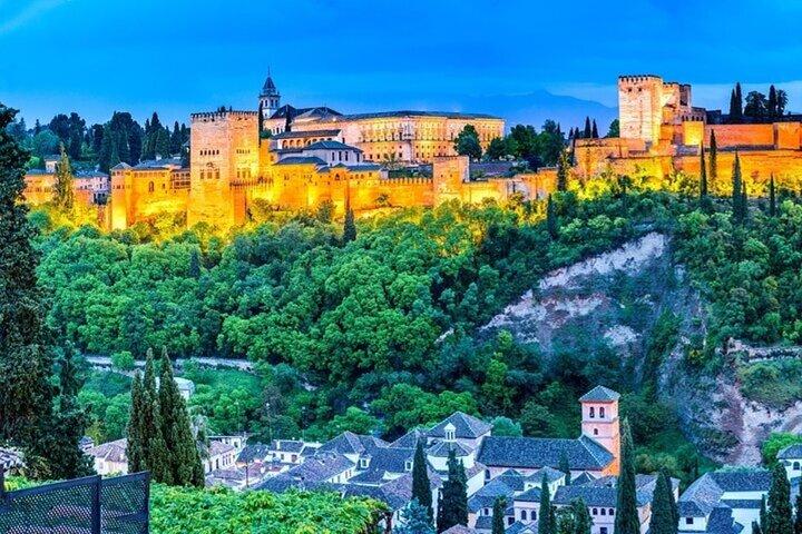 Albayzín and Sacromonte Private Guided Walking Tour in Granada