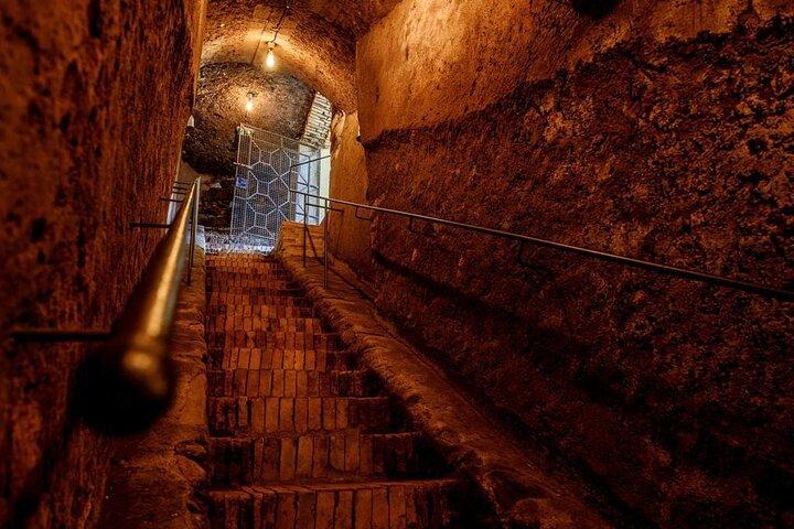 Rome: Candlelight Food & Wine Tasting in Ancient Roman Cellar