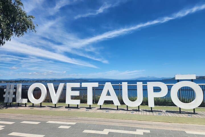Auckland: Rotorua, Taupo, Waiotapu & Huka Falls Private Trip