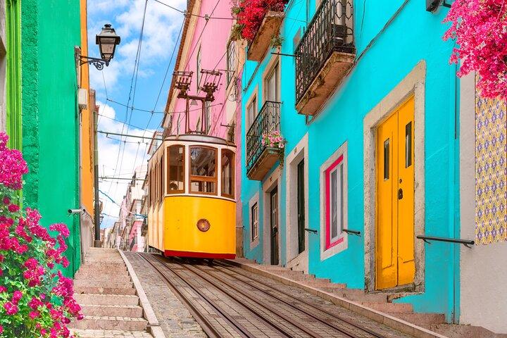 Private Guided 8 hours Tour in Lisbon