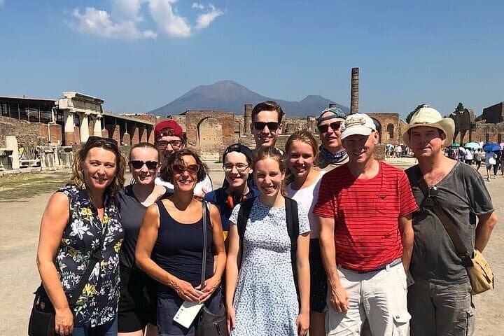 Naples Highlights and Hidden Gems Walking Tour