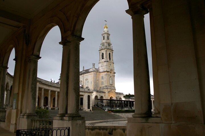 Fatima, Óbidos, Nazaré and Batalha - Full Day Private Tour