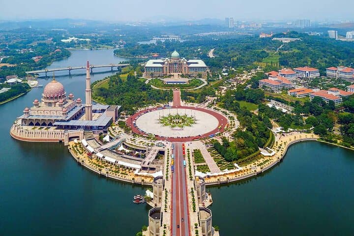 Putrajaya Open Air Tour from Kuala Lumpur with Sight SeeingCruise