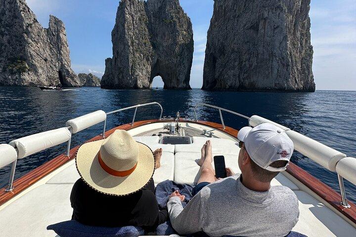 Private Boat Tour of Capri Island with Nando