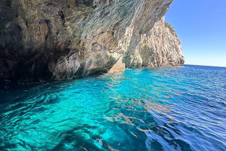 Private Boat Tour of Capri Island with Nando