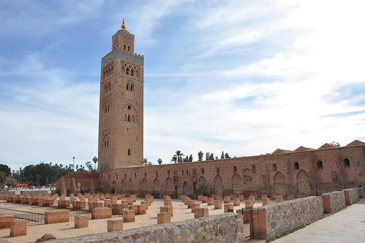 Marrakech : Saadian Tombs & Bahia Palace, Souk and Medina Tour