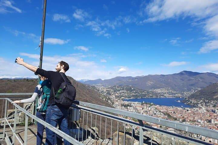 Private 2-Hour Tour of the Medieval Castle over Lake Como
