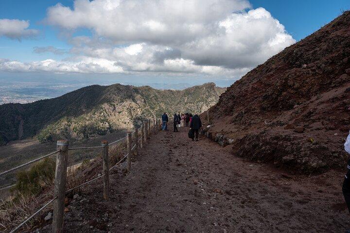 Pompeii and Vesuvius Full Guided Tour from Sorrento with Pizza
