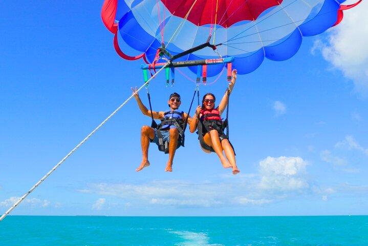 Parasailing in Key West at Smathers Beach