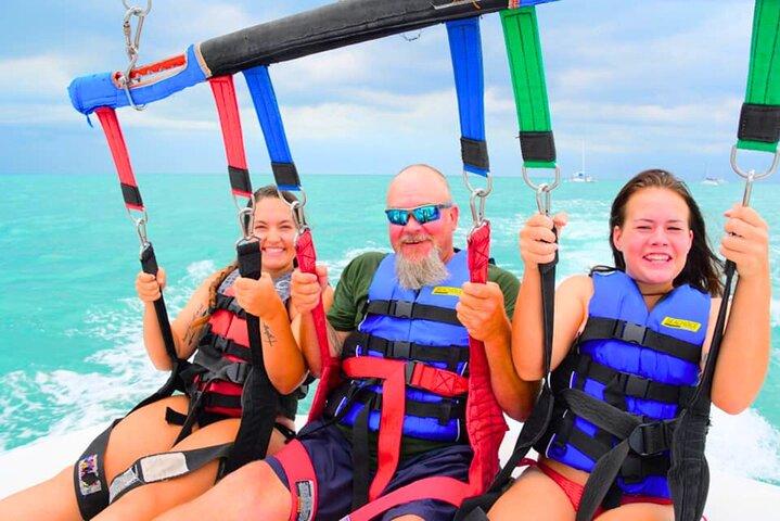Parasailing in Key West at Smathers Beach